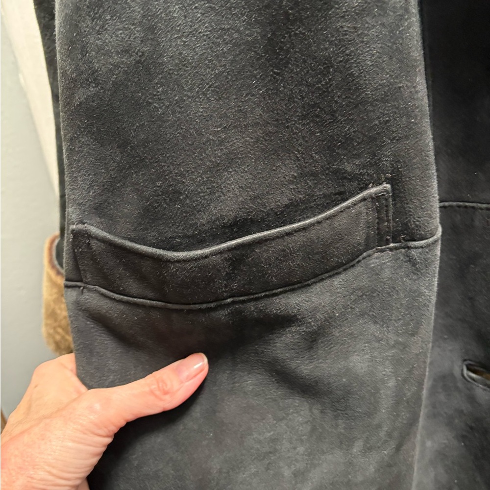 Beautiful Shearling Coat - Picture 6 of 16